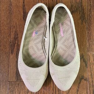 Beige Sketchers Knit Flats